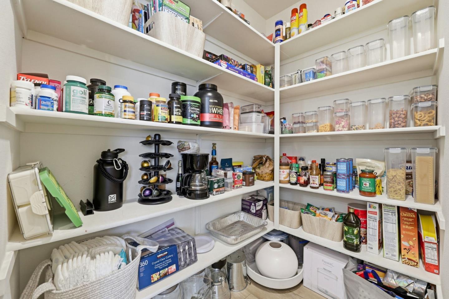 Detail Gallery Image 9 of 38 For 37460 Bowline Rd, Newark,  CA 94560 - 4 Beds | 3/1 Baths