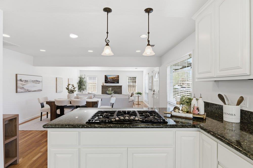 Detail Gallery Image 11 of 33 For 1126 Roy, San Jose,  CA 95125 - 3 Beds | 2 Baths