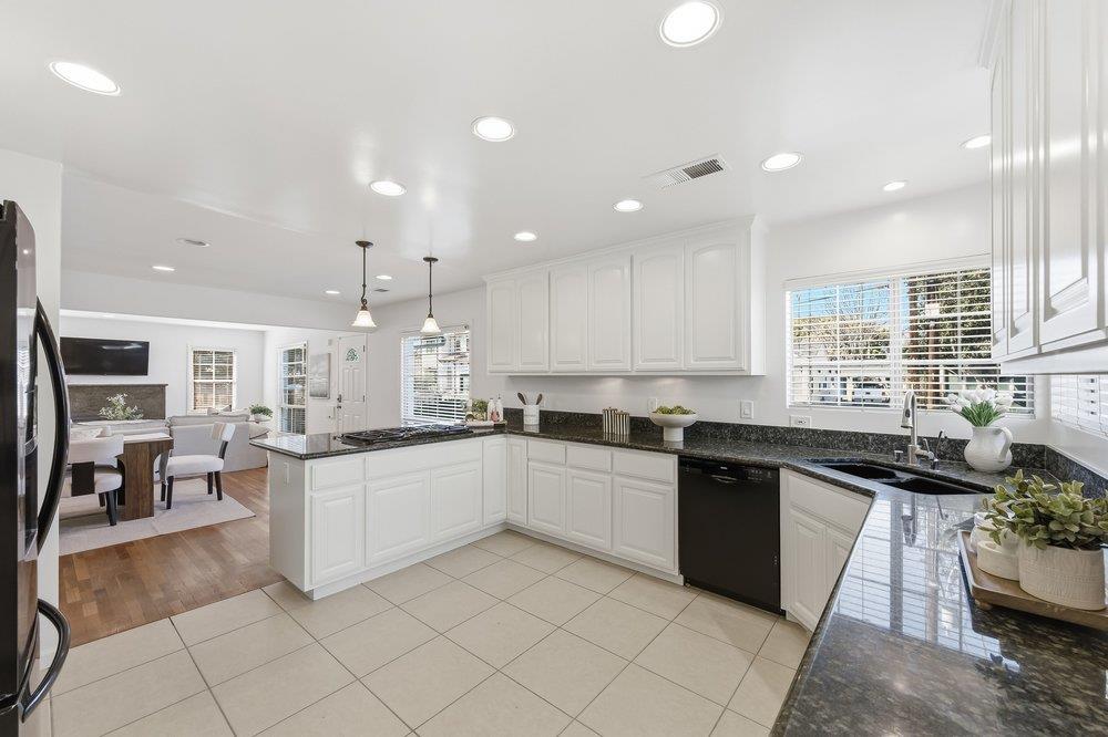 Detail Gallery Image 12 of 33 For 1126 Roy, San Jose,  CA 95125 - 3 Beds | 2 Baths