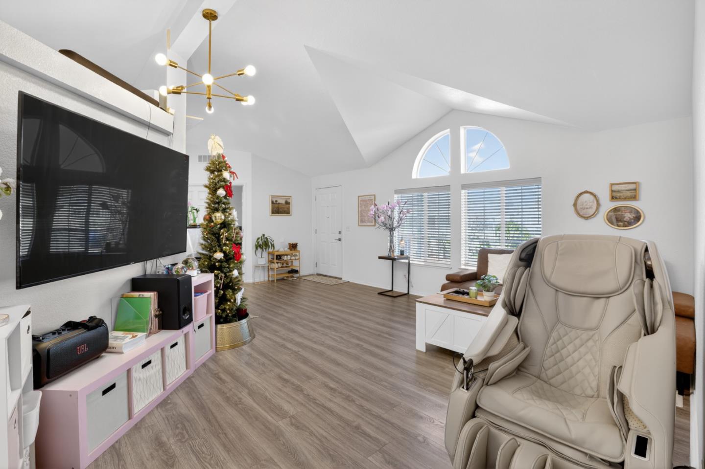 Detail Gallery Image 10 of 34 For 120 Dixon Landing #9,  Milpitas,  CA 95035 - 3 Beds | 2 Baths