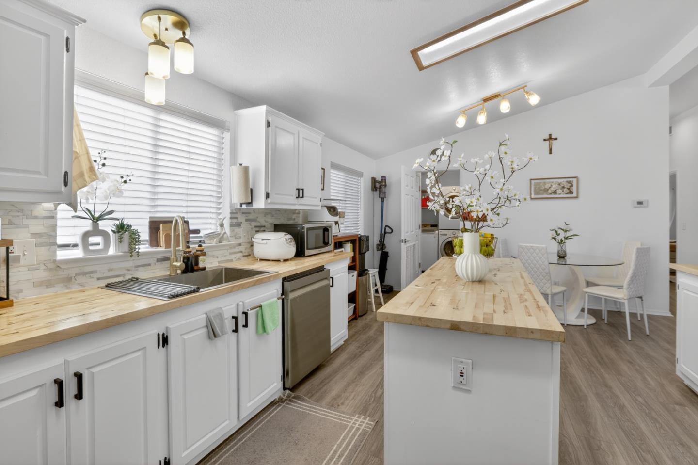 Detail Gallery Image 16 of 34 For 120 Dixon Landing #9,  Milpitas,  CA 95035 - 3 Beds | 2 Baths