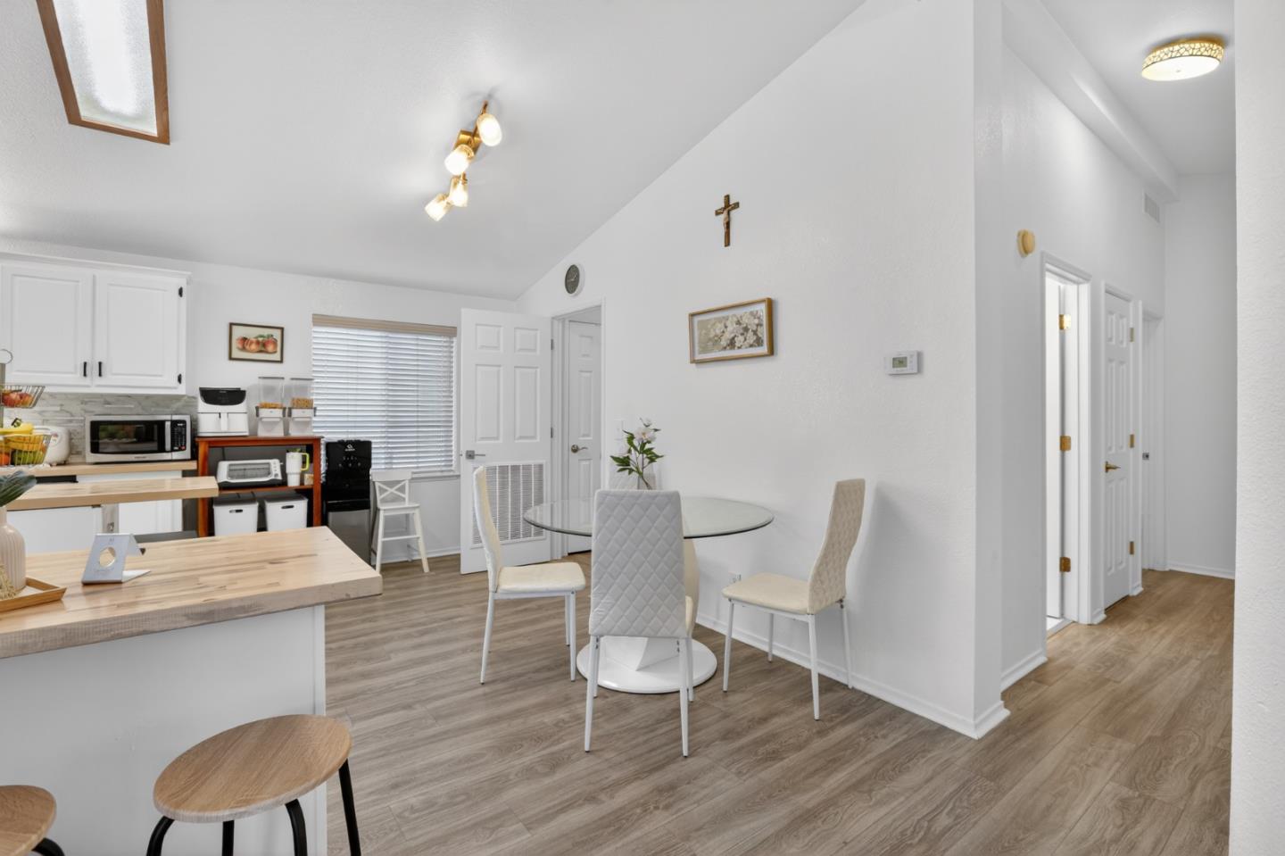 Detail Gallery Image 17 of 34 For 120 Dixon Landing #9,  Milpitas,  CA 95035 - 3 Beds | 2 Baths