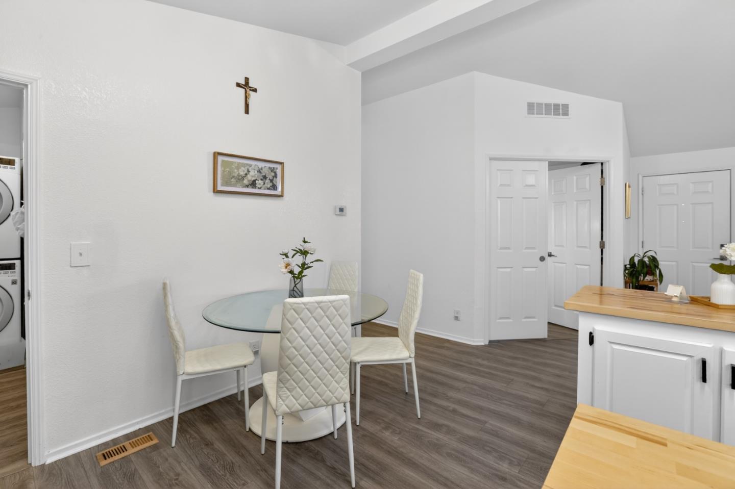 Detail Gallery Image 21 of 34 For 120 Dixon Landing #9,  Milpitas,  CA 95035 - 3 Beds | 2 Baths