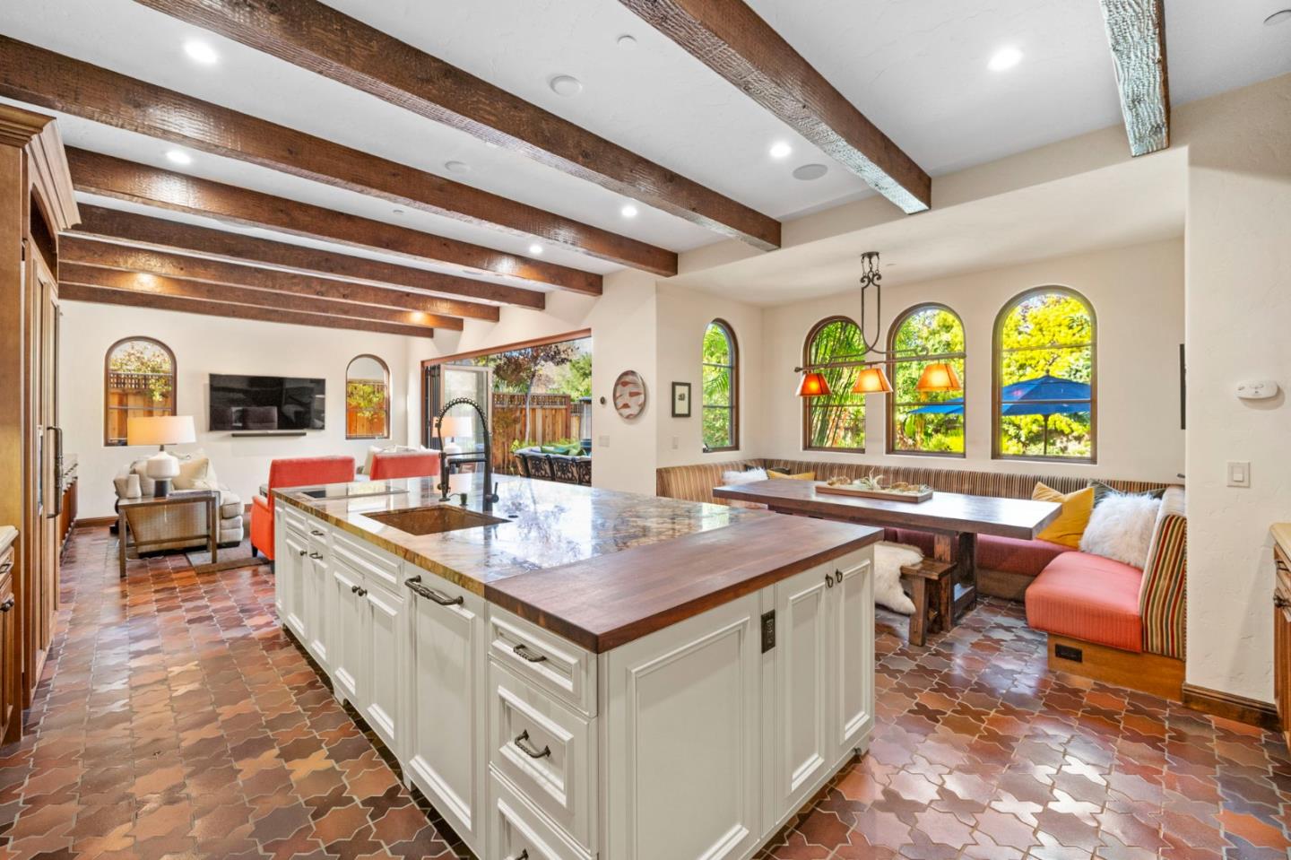 Detail Gallery Image 13 of 52 For 1208 Bernal Ave, Burlingame,  CA 94010 - 4 Beds | 5/1 Baths