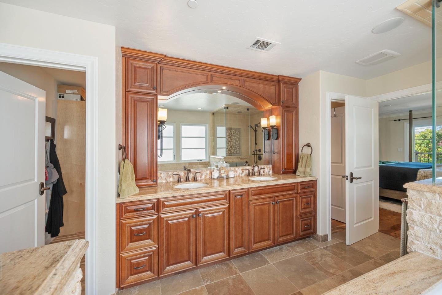 Detail Gallery Image 26 of 52 For 1208 Bernal Ave, Burlingame,  CA 94010 - 4 Beds | 5/1 Baths