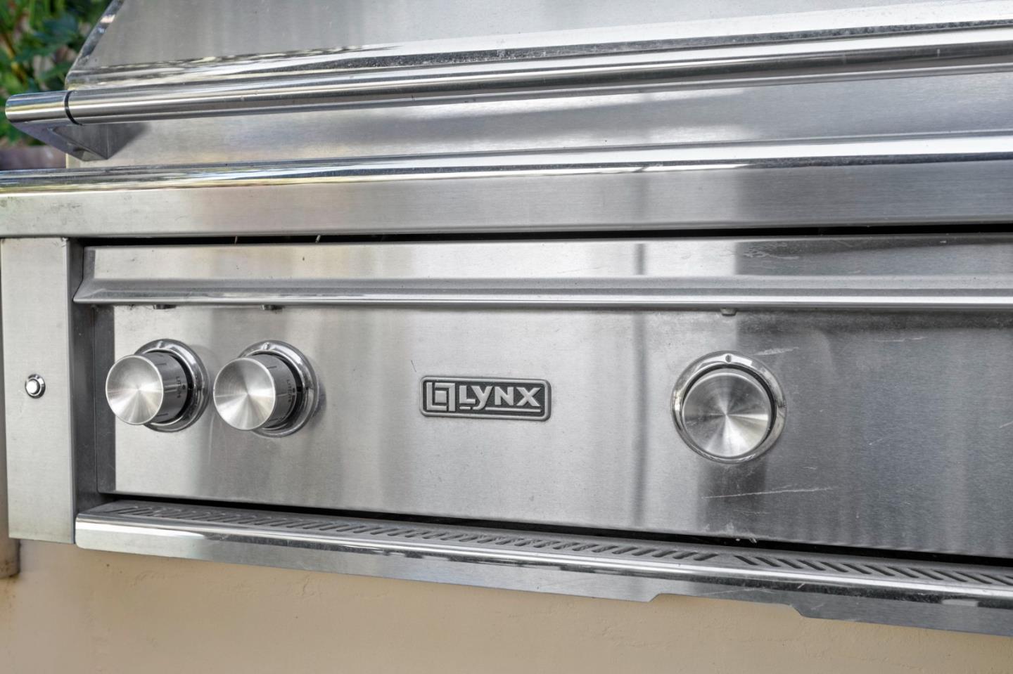 Detail Gallery Image 48 of 52 For 1208 Bernal Ave, Burlingame,  CA 94010 - 4 Beds | 5/1 Baths