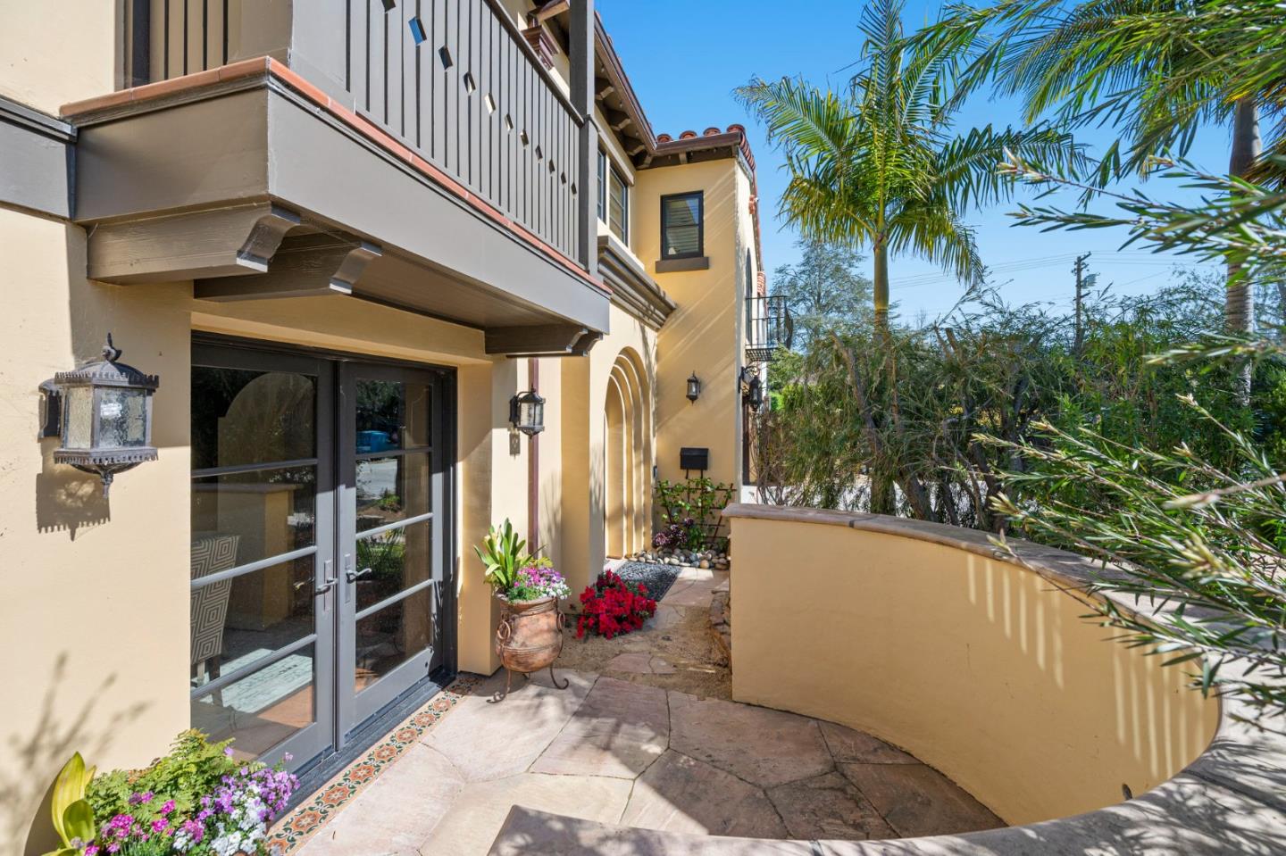 Detail Gallery Image 5 of 52 For 1208 Bernal Ave, Burlingame,  CA 94010 - 4 Beds | 5/1 Baths