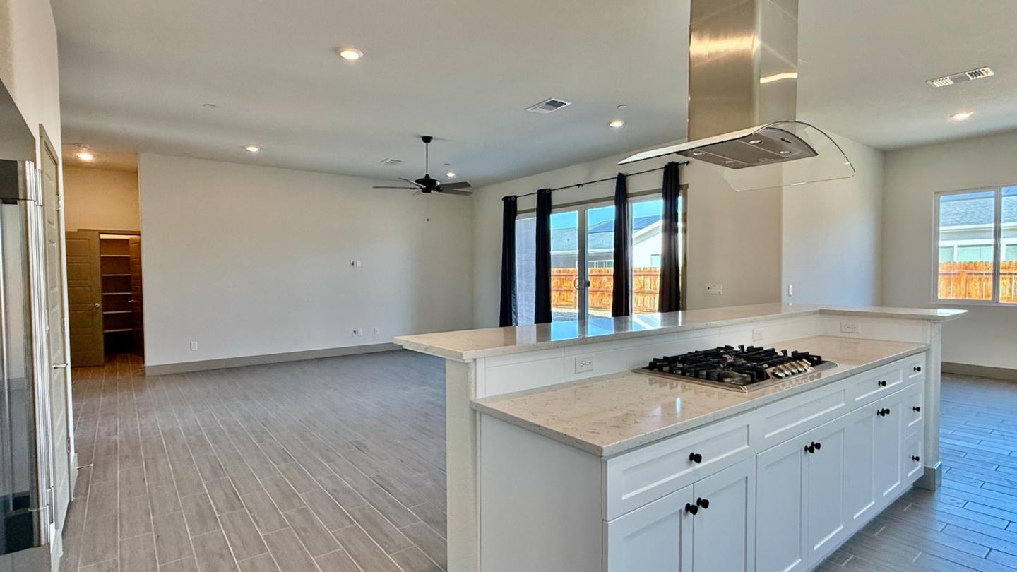 Detail Gallery Image 14 of 48 For 2475 Bastidas Dr, Merced,  CA 95340 - 3 Beds | 2 Baths