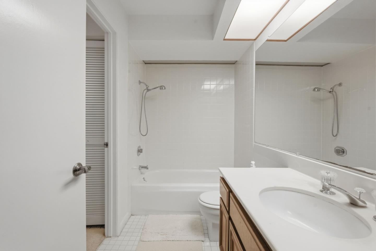 Detail Gallery Image 18 of 37 For 17 Azalea Ln, San Carlos,  CA 94070 - 2 Beds | 2 Baths