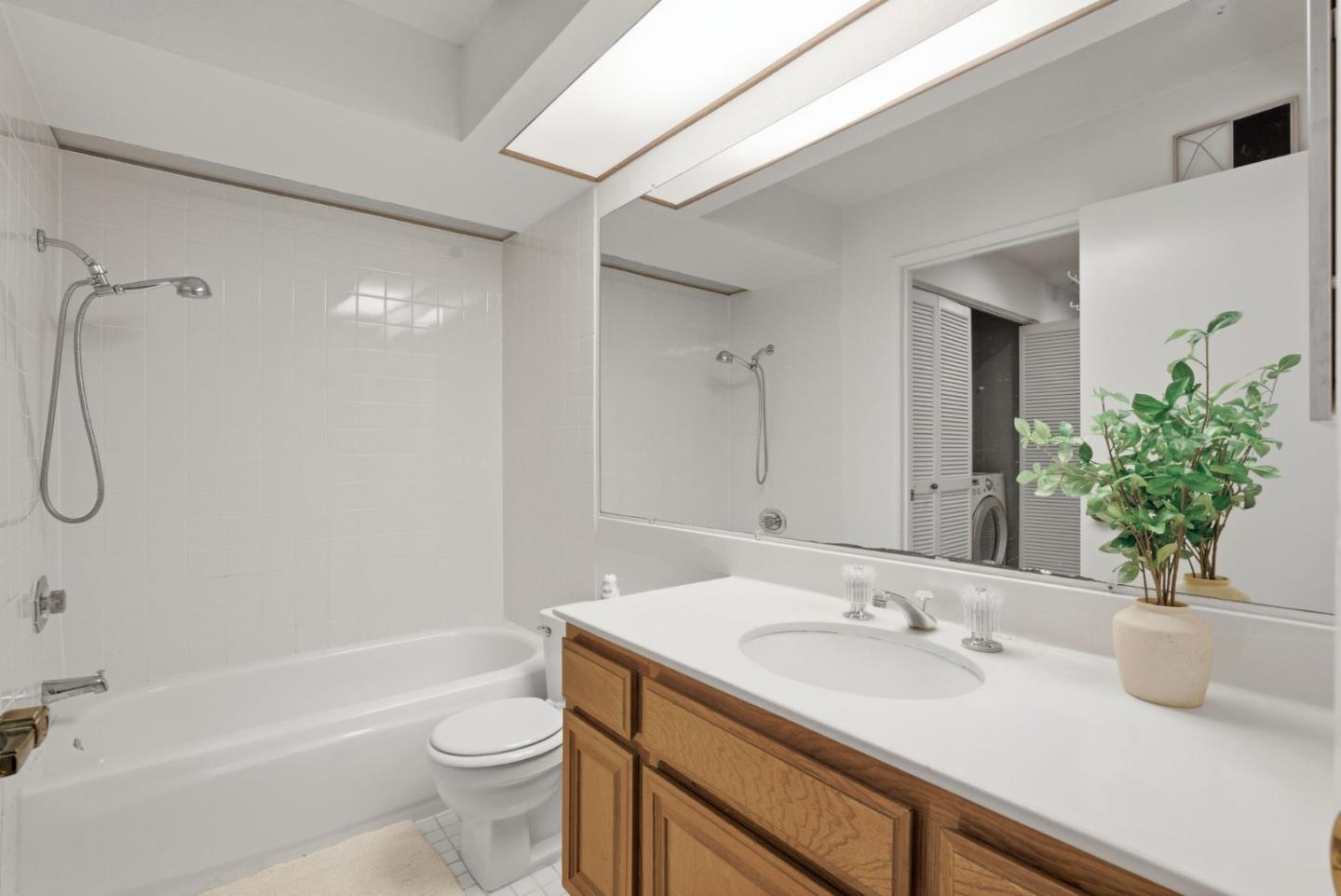 Detail Gallery Image 19 of 37 For 17 Azalea Ln, San Carlos,  CA 94070 - 2 Beds | 2 Baths