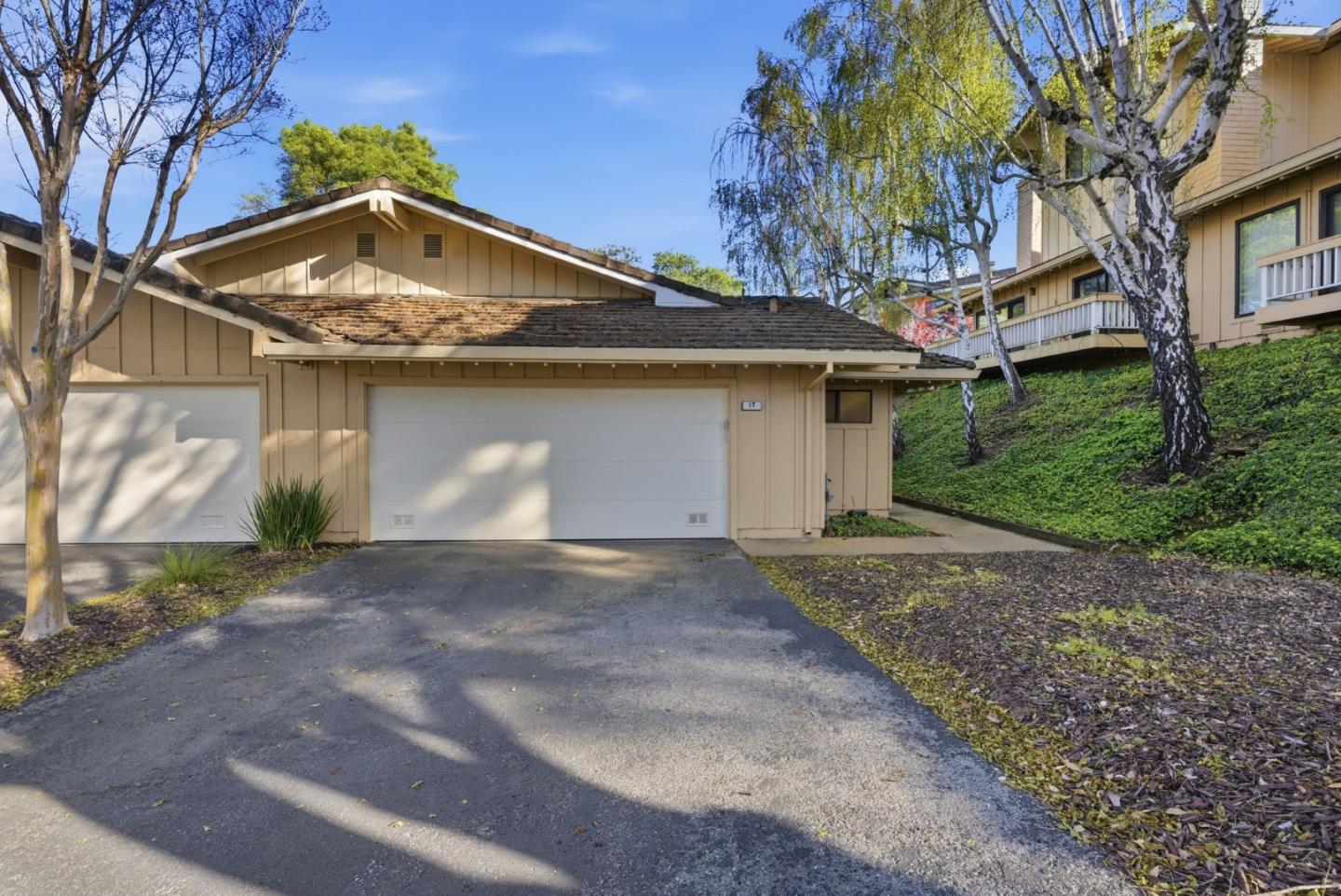 Detail Gallery Image 2 of 37 For 17 Azalea Ln, San Carlos,  CA 94070 - 2 Beds | 2 Baths