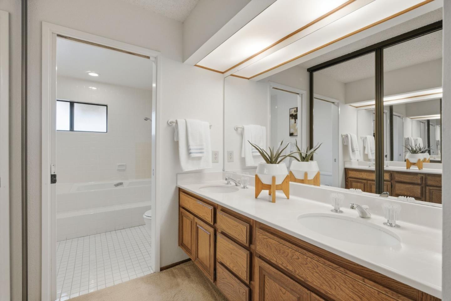 Detail Gallery Image 22 of 37 For 17 Azalea Ln, San Carlos,  CA 94070 - 2 Beds | 2 Baths