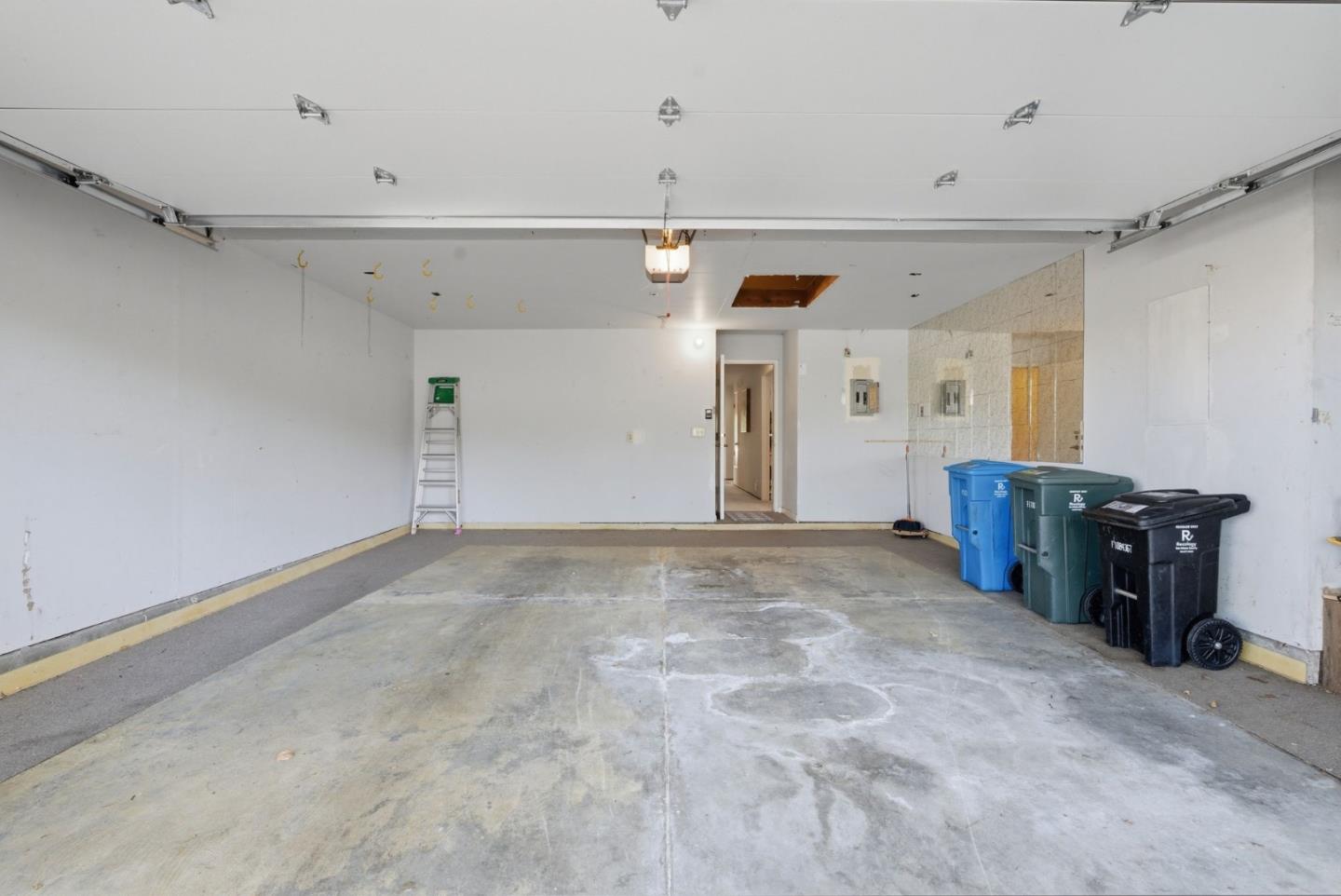 Detail Gallery Image 29 of 37 For 17 Azalea Ln, San Carlos,  CA 94070 - 2 Beds | 2 Baths