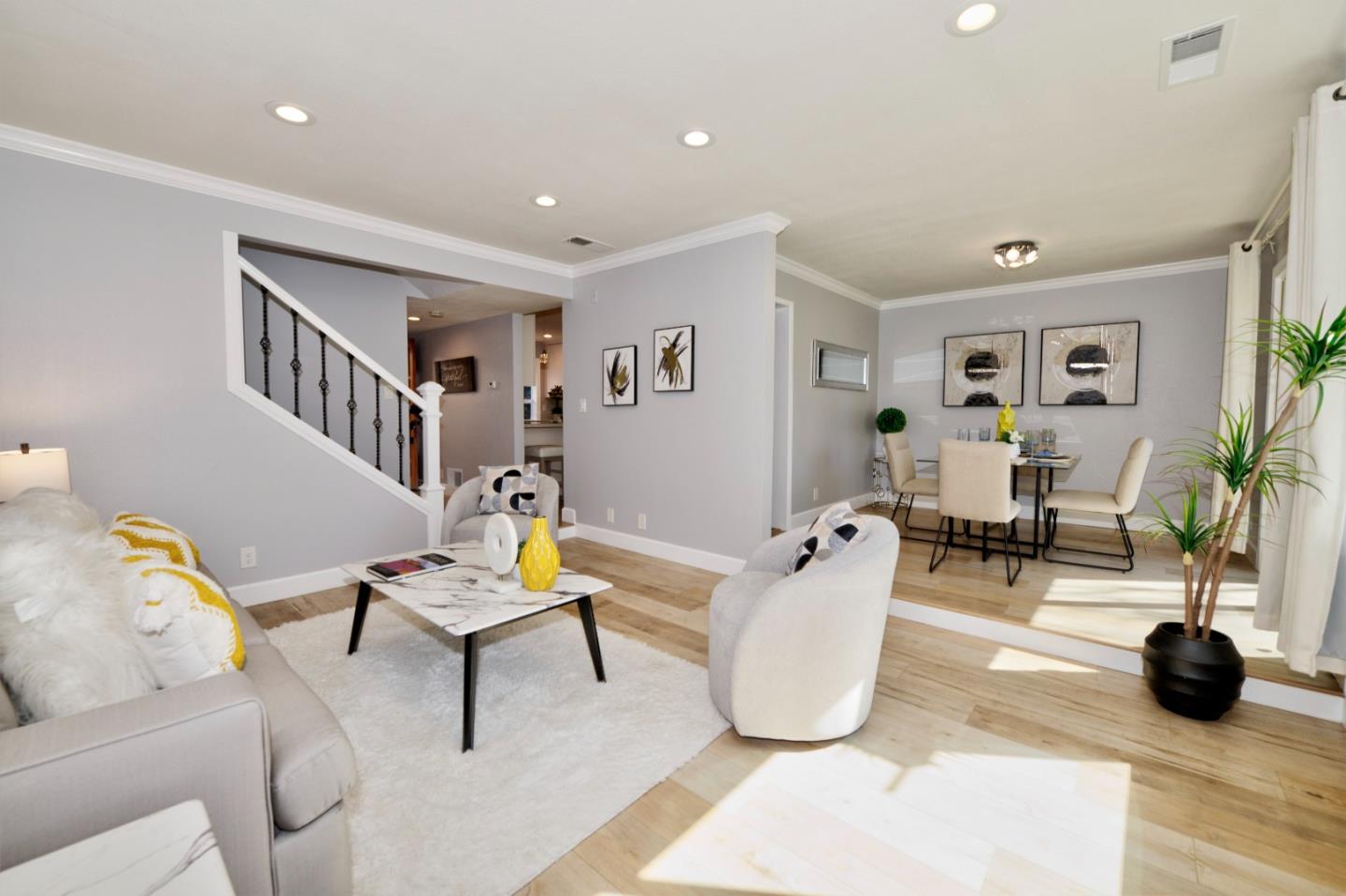 Detail Gallery Image 12 of 47 For 1048 Whitebick Dr, San Jose,  CA 95129 - 3 Beds | 2/1 Baths