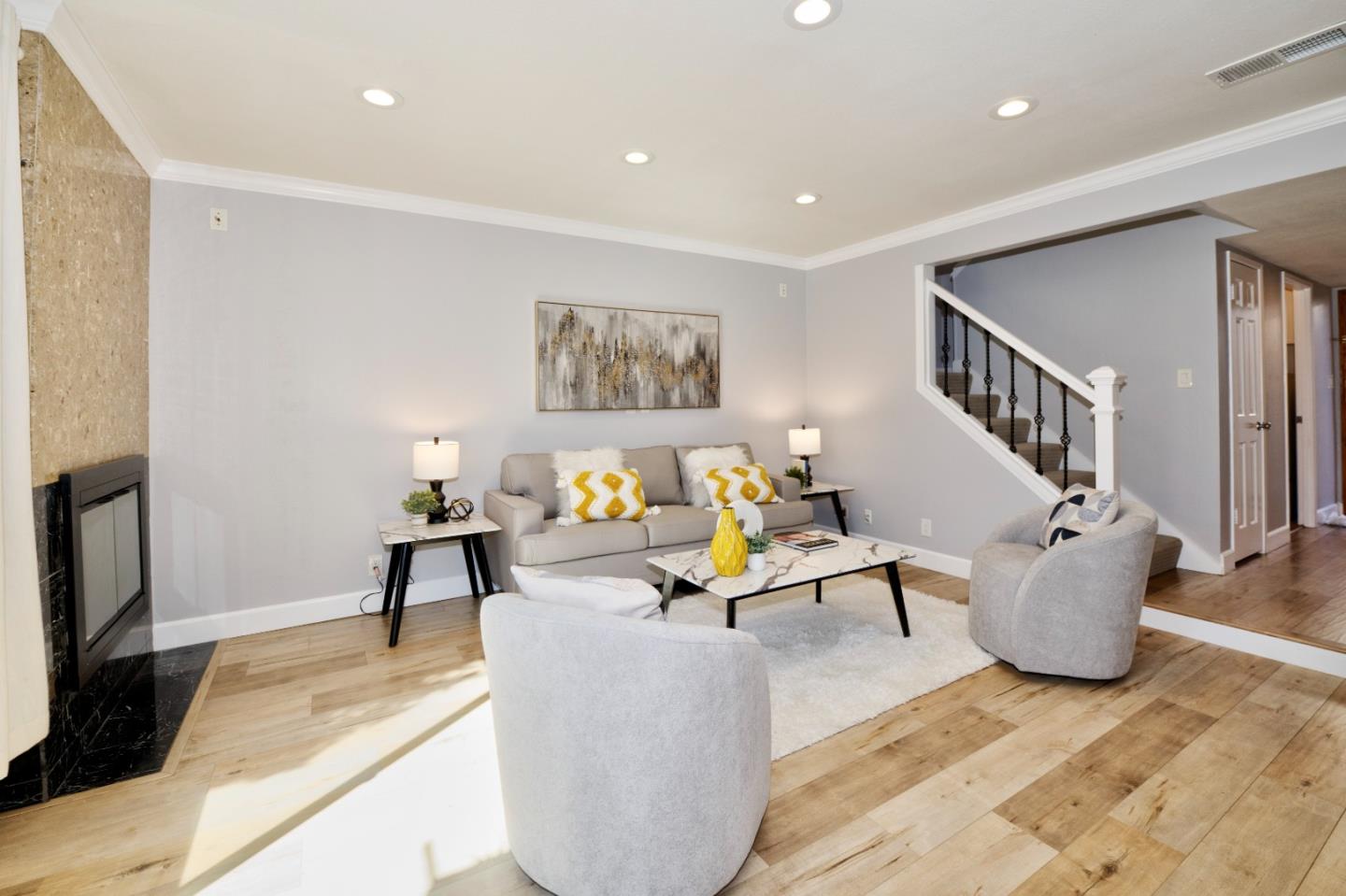 Detail Gallery Image 13 of 47 For 1048 Whitebick Dr, San Jose,  CA 95129 - 3 Beds | 2/1 Baths