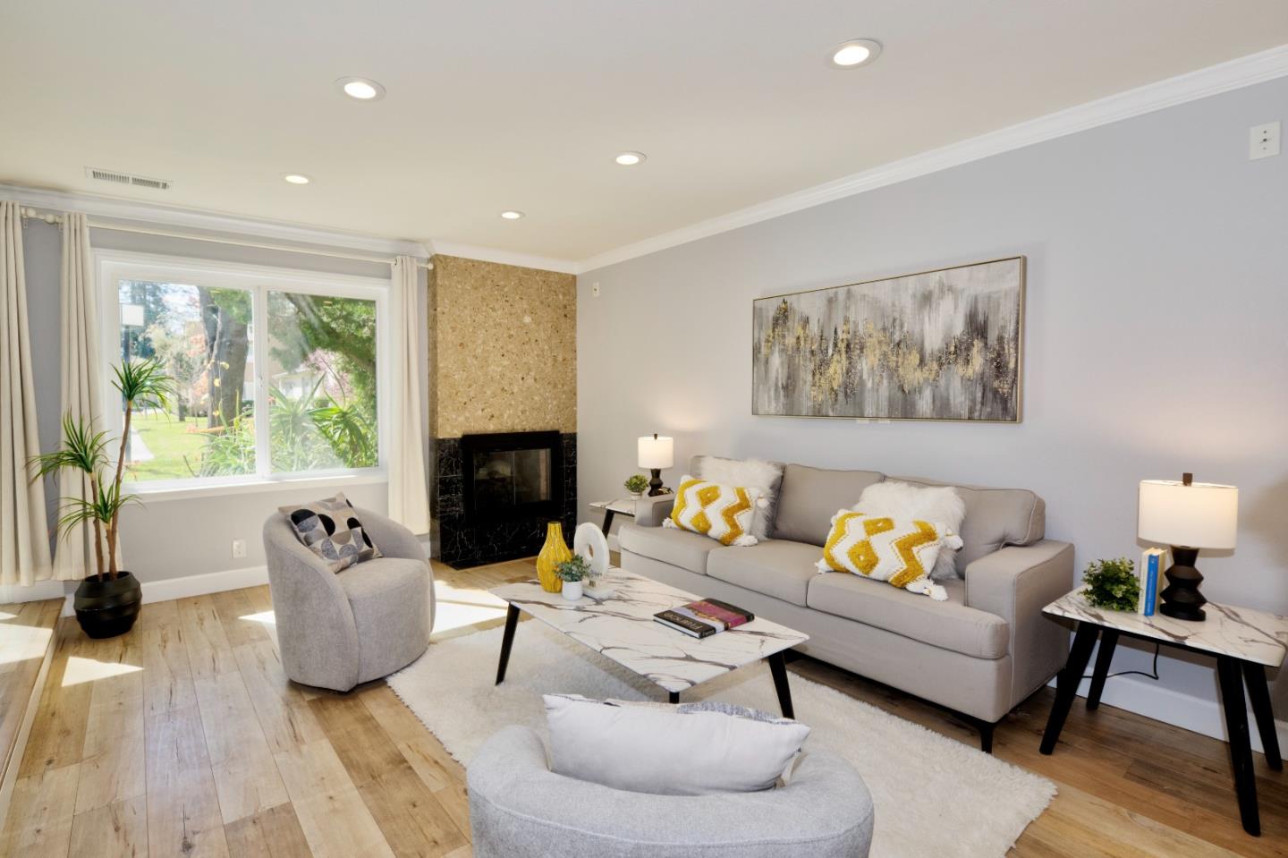 Detail Gallery Image 3 of 47 For 1048 Whitebick Dr, San Jose,  CA 95129 - 3 Beds | 2/1 Baths