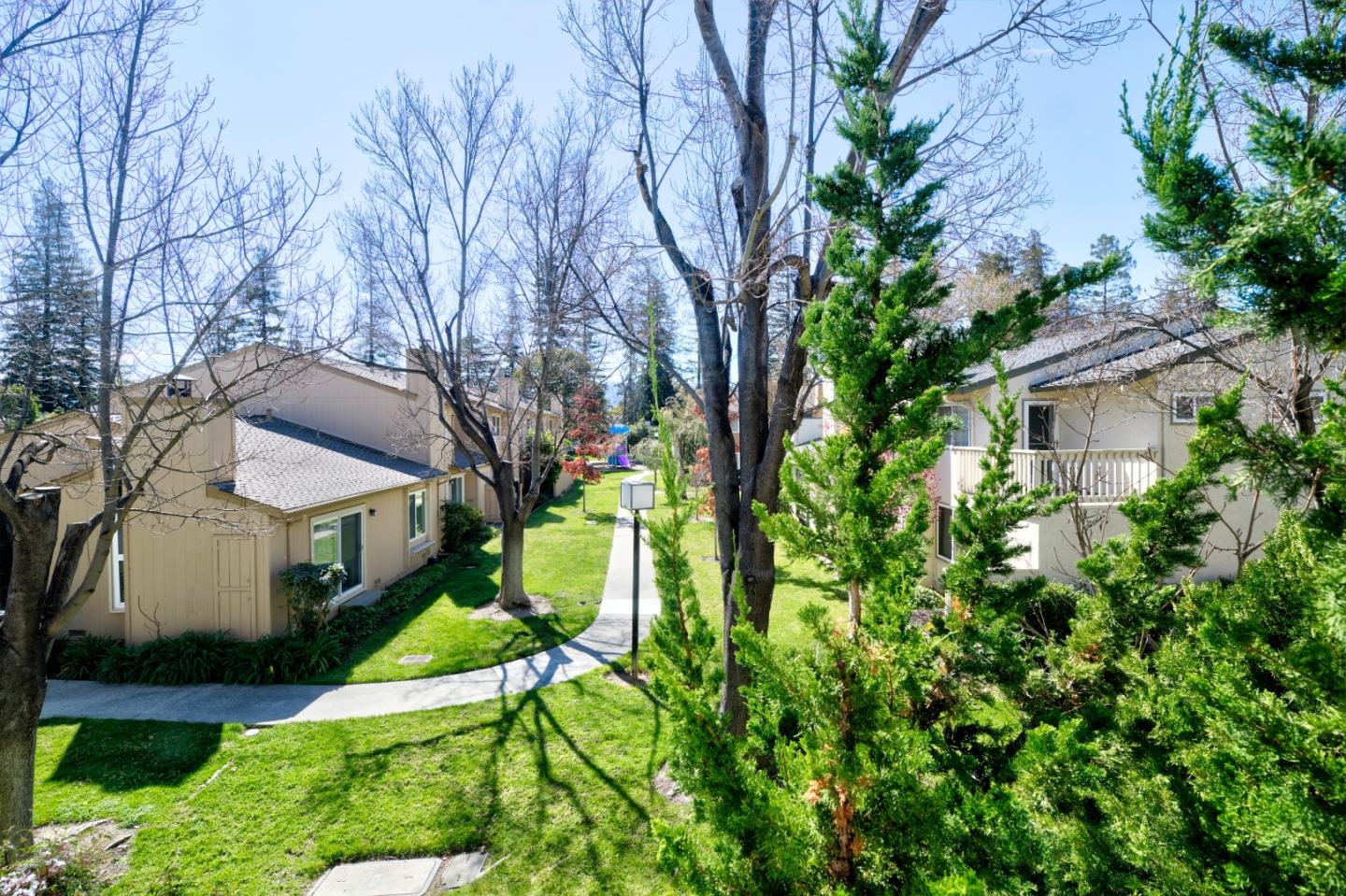 Detail Gallery Image 32 of 47 For 1048 Whitebick Dr, San Jose,  CA 95129 - 3 Beds | 2/1 Baths