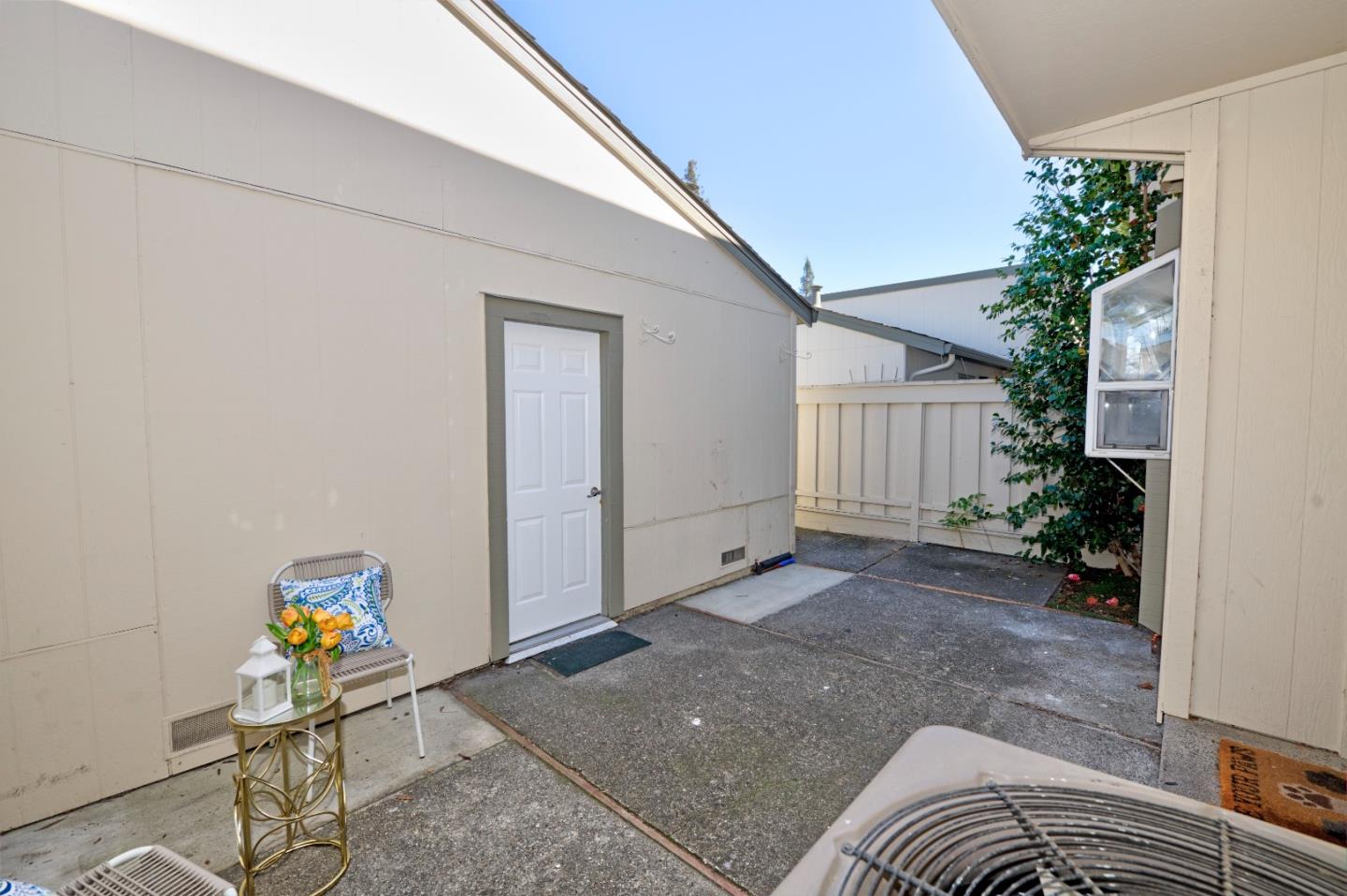 Detail Gallery Image 37 of 47 For 1048 Whitebick Dr, San Jose,  CA 95129 - 3 Beds | 2/1 Baths