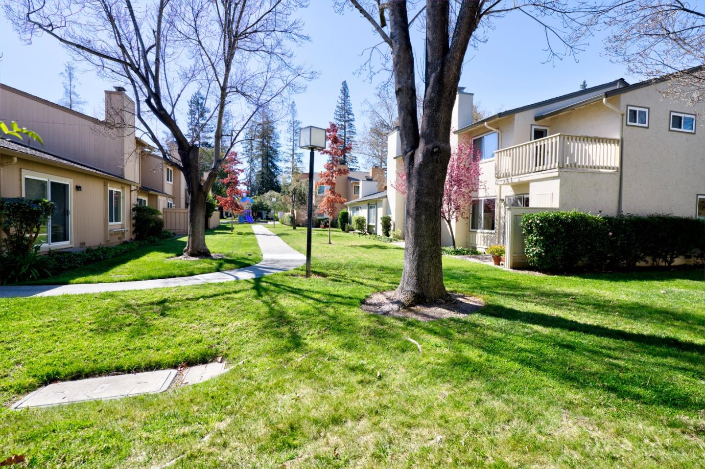 Detail Gallery Image 41 of 47 For 1048 Whitebick Dr, San Jose,  CA 95129 - 3 Beds | 2/1 Baths