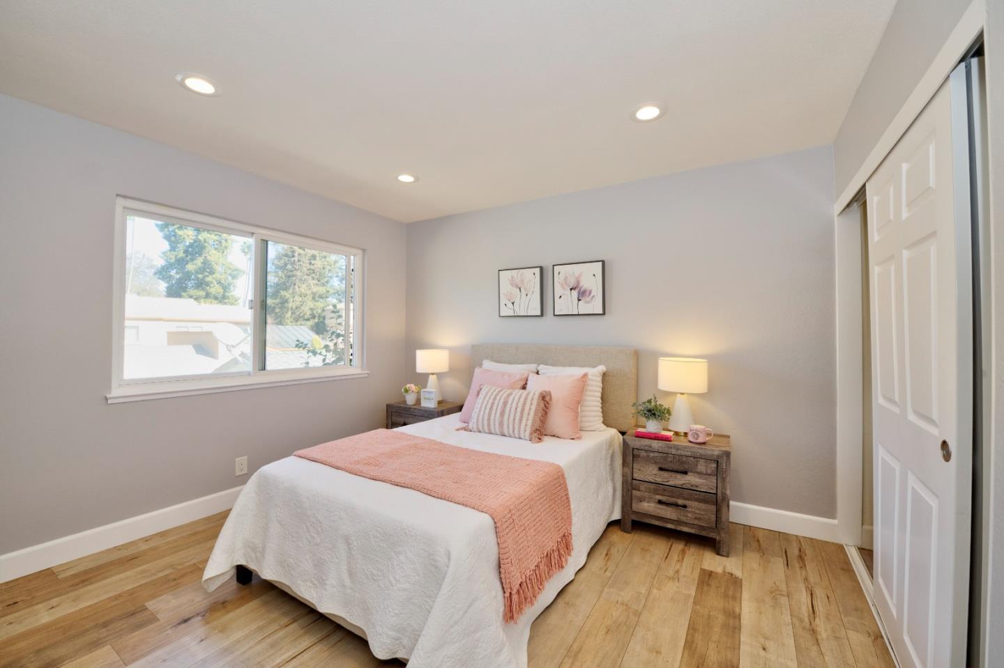 Detail Gallery Image 6 of 47 For 1048 Whitebick Dr, San Jose,  CA 95129 - 3 Beds | 2/1 Baths