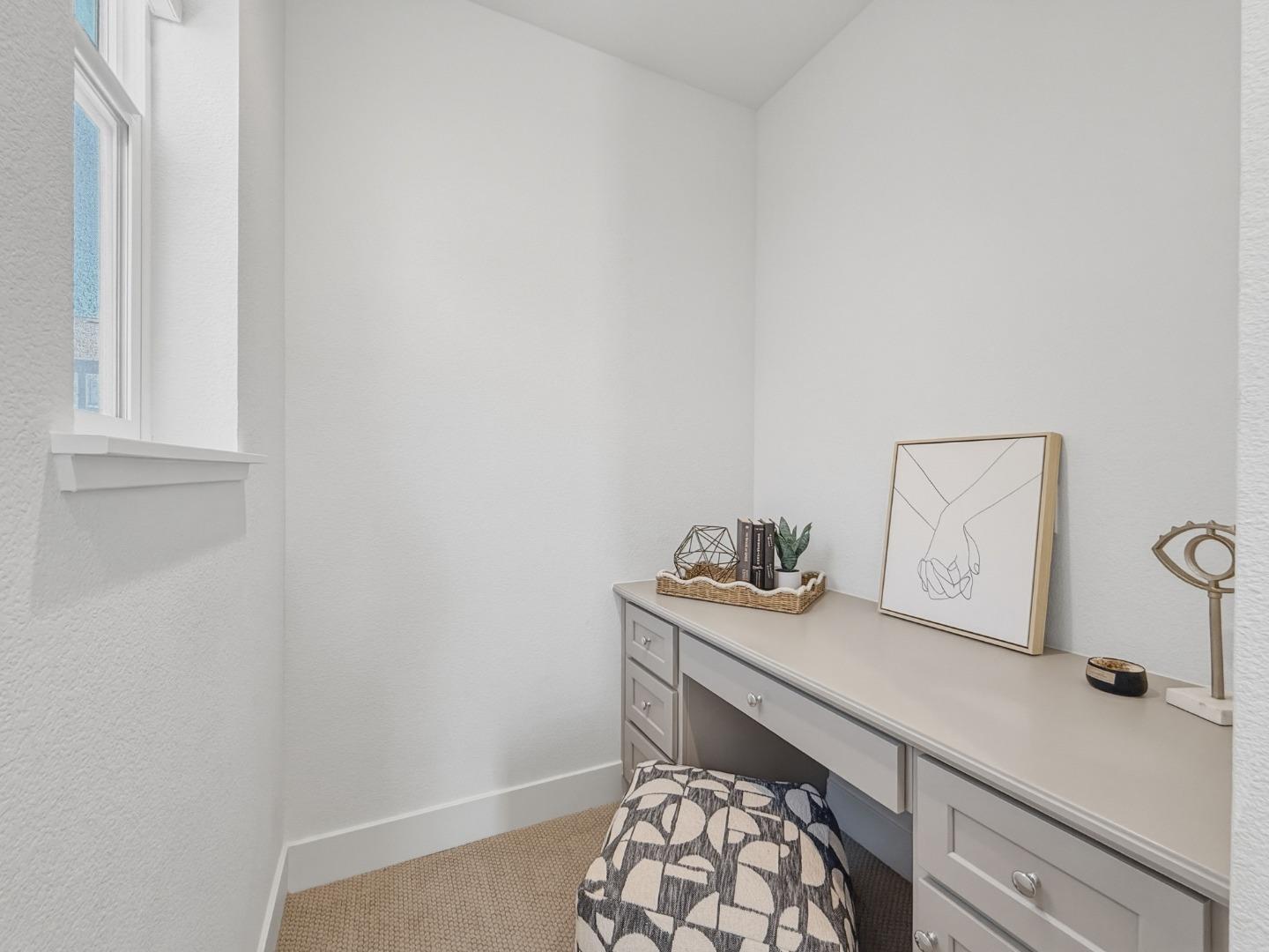 Detail Gallery Image 18 of 46 For 282 Wharf Terrace Cir, Marina,  CA 93933 - 3 Beds | 2/1 Baths