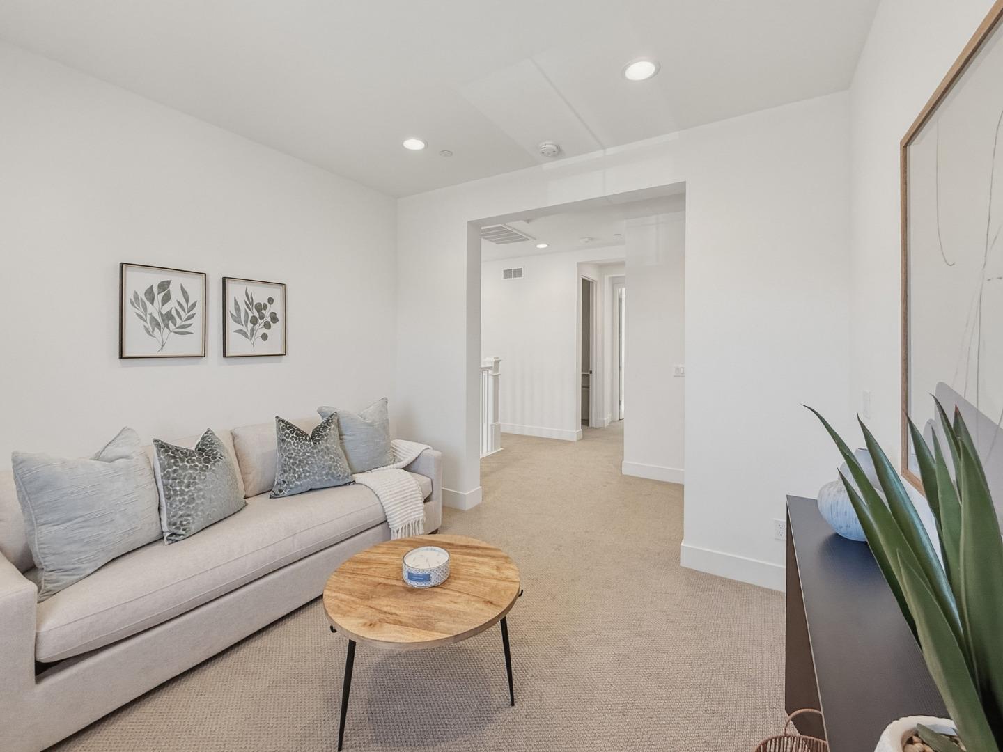 Detail Gallery Image 19 of 46 For 282 Wharf Terrace Cir, Marina,  CA 93933 - 3 Beds | 2/1 Baths