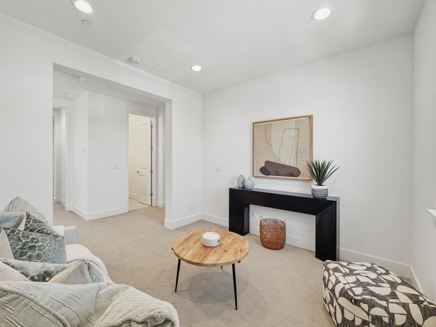 Detail Gallery Image 21 of 46 For 282 Wharf Terrace Cir, Marina,  CA 93933 - 3 Beds | 2/1 Baths