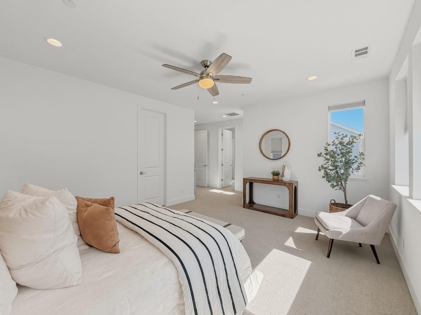 Detail Gallery Image 24 of 46 For 282 Wharf Terrace Cir, Marina,  CA 93933 - 3 Beds | 2/1 Baths