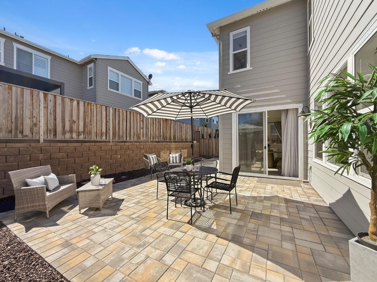 Detail Gallery Image 35 of 46 For 282 Wharf Terrace Cir, Marina,  CA 93933 - 3 Beds | 2/1 Baths