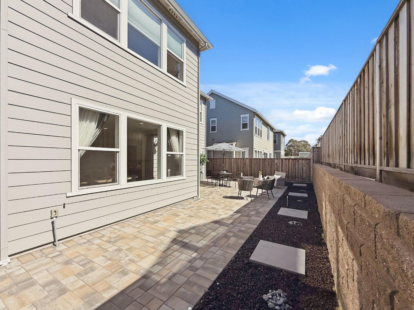 Detail Gallery Image 37 of 46 For 282 Wharf Terrace Cir, Marina,  CA 93933 - 3 Beds | 2/1 Baths