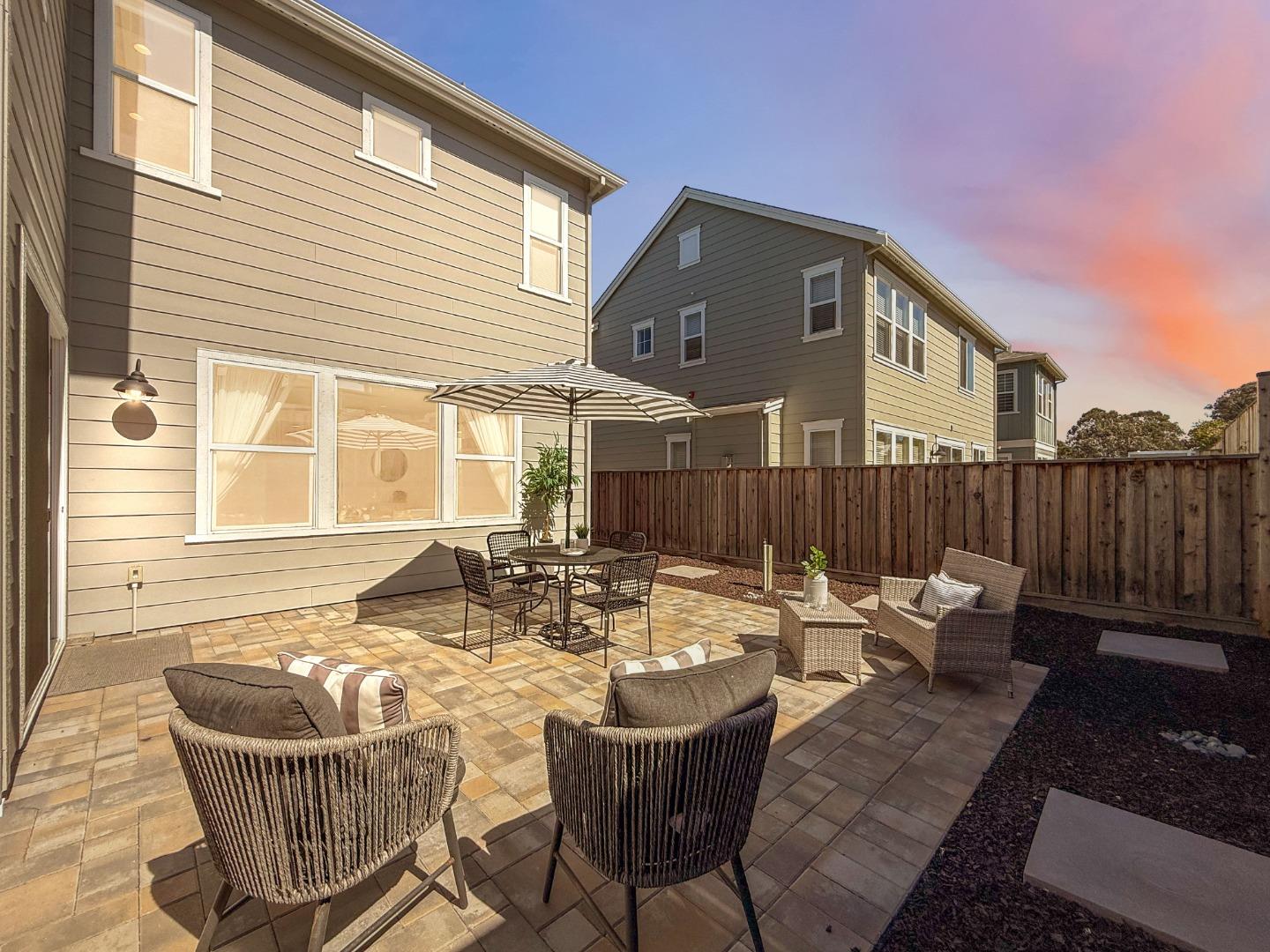 Detail Gallery Image 44 of 46 For 282 Wharf Terrace Cir, Marina,  CA 93933 - 3 Beds | 2/1 Baths