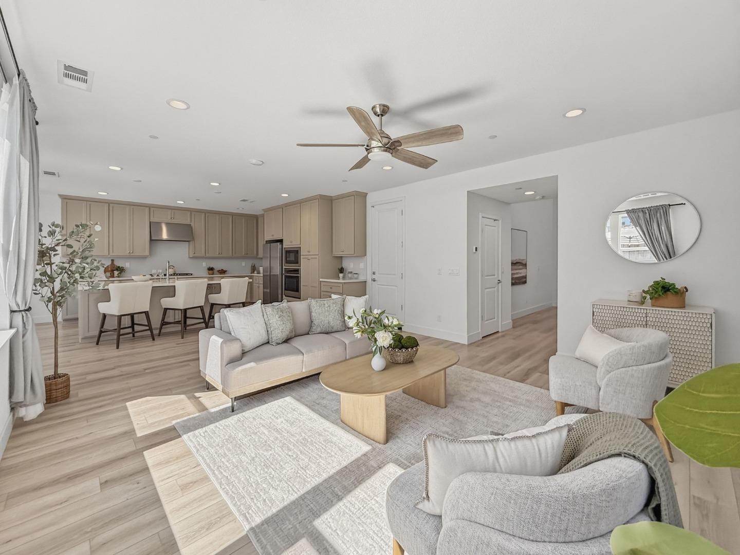 Detail Gallery Image 7 of 46 For 282 Wharf Terrace Cir, Marina,  CA 93933 - 3 Beds | 2/1 Baths