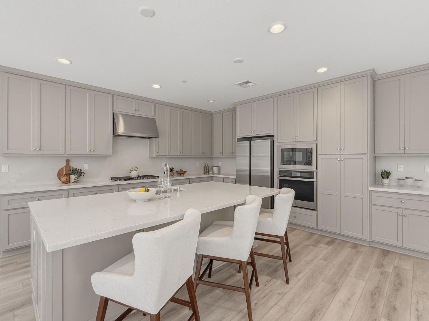 Detail Gallery Image 8 of 46 For 282 Wharf Terrace Cir, Marina,  CA 93933 - 3 Beds | 2/1 Baths