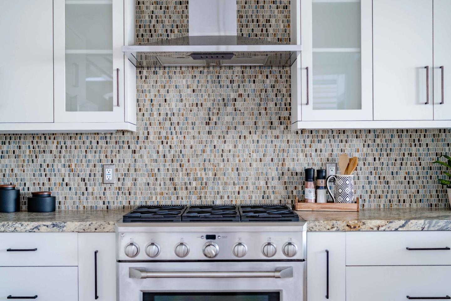 Detail Gallery Image 19 of 62 For 9 Rockview Dr, Santa Cruz,  CA 95062 - 4 Beds | 3 Baths