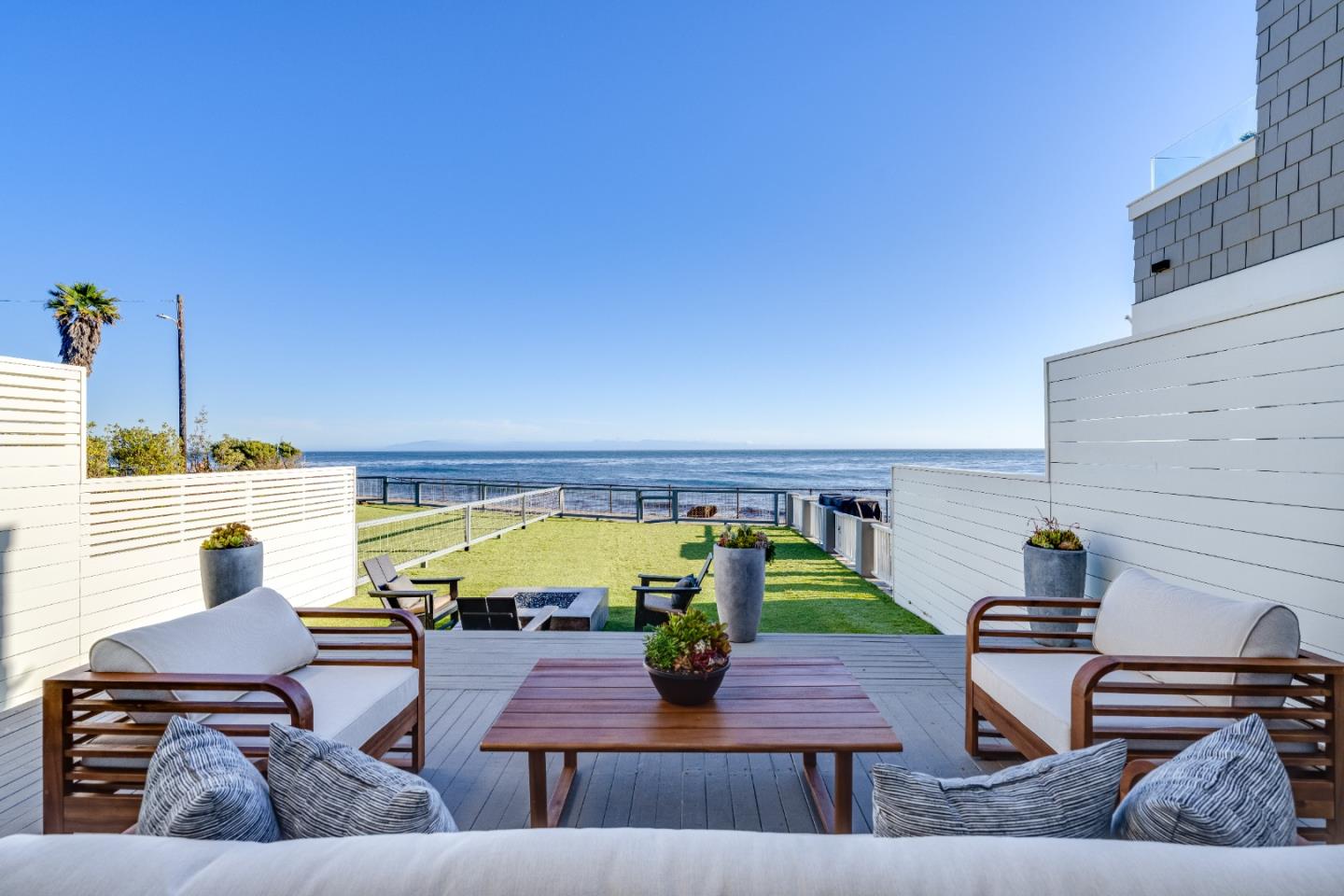 Detail Gallery Image 2 of 62 For 9 Rockview Dr, Santa Cruz,  CA 95062 - 4 Beds | 3 Baths