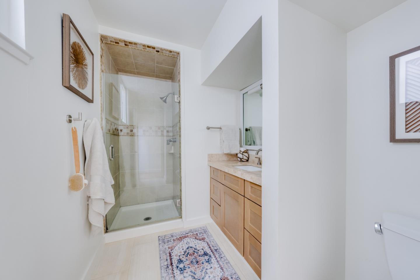 Detail Gallery Image 25 of 62 For 9 Rockview Dr, Santa Cruz,  CA 95062 - 4 Beds | 3 Baths