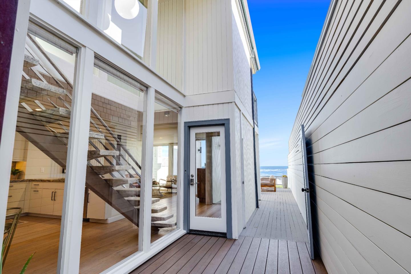 Detail Gallery Image 3 of 62 For 9 Rockview Dr, Santa Cruz,  CA 95062 - 4 Beds | 3 Baths