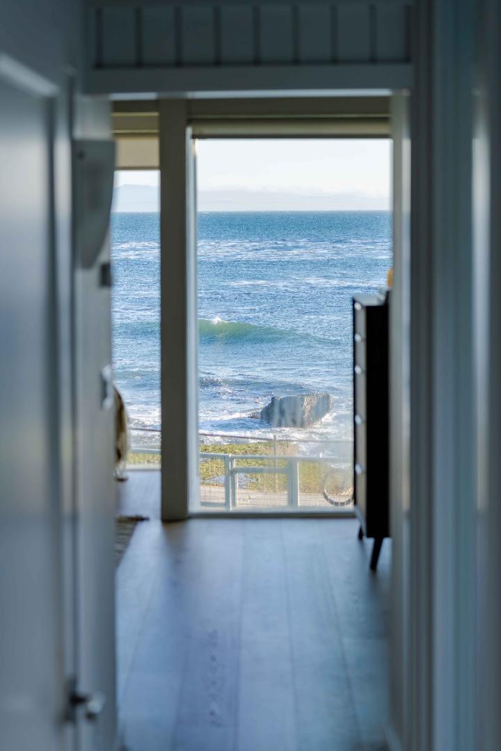 Detail Gallery Image 33 of 62 For 9 Rockview Dr, Santa Cruz,  CA 95062 - 4 Beds | 3 Baths