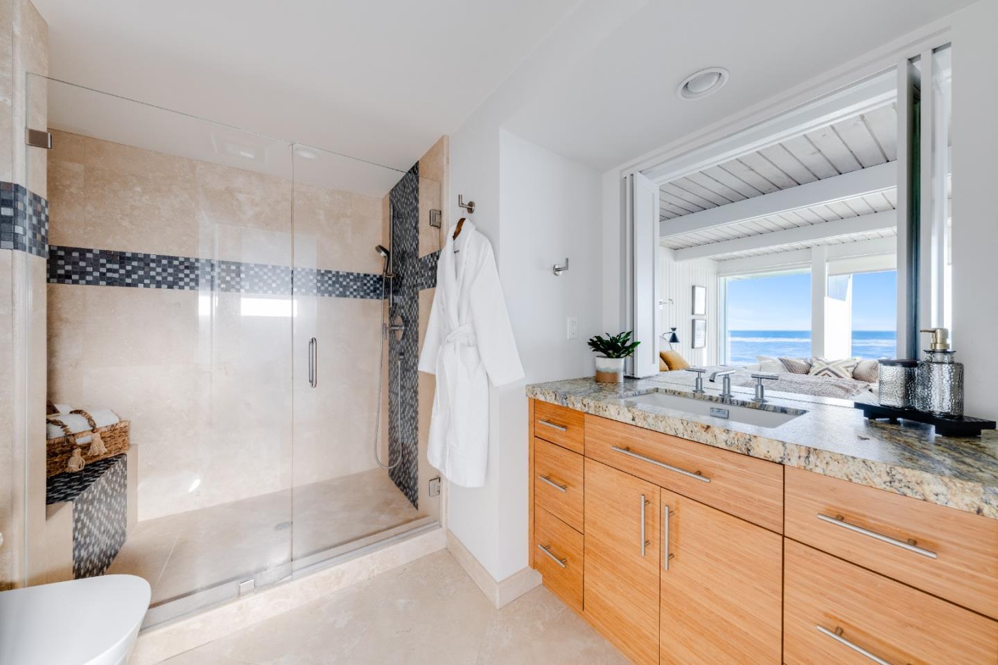 Detail Gallery Image 44 of 62 For 9 Rockview Dr, Santa Cruz,  CA 95062 - 4 Beds | 3 Baths