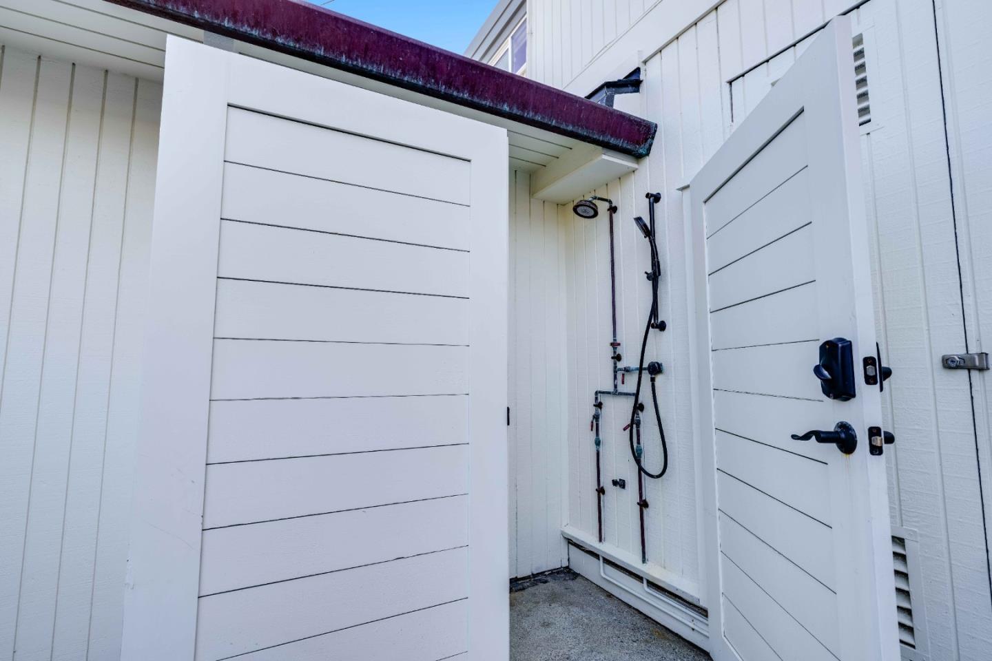 Detail Gallery Image 55 of 62 For 9 Rockview Dr, Santa Cruz,  CA 95062 - 4 Beds | 3 Baths