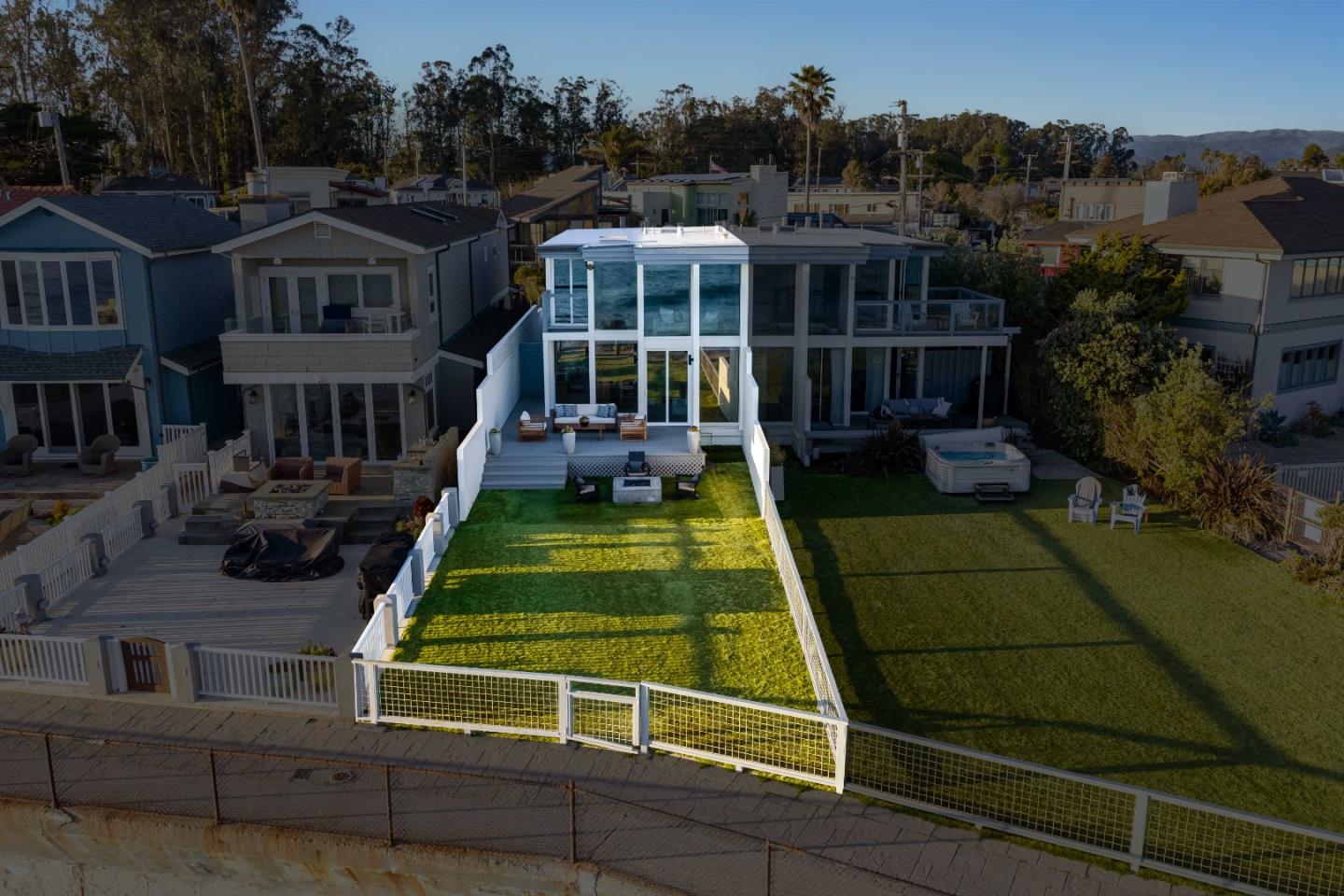 Detail Gallery Image 56 of 62 For 9 Rockview Dr, Santa Cruz,  CA 95062 - 4 Beds | 3 Baths