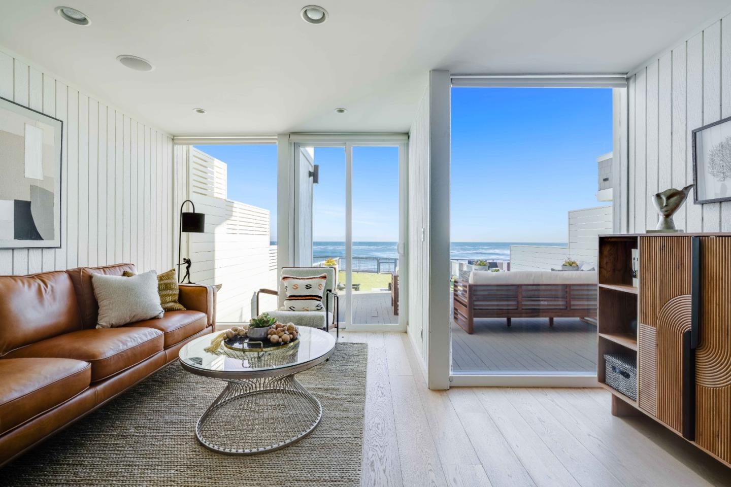 Detail Gallery Image 7 of 62 For 9 Rockview Dr, Santa Cruz,  CA 95062 - 4 Beds | 3 Baths