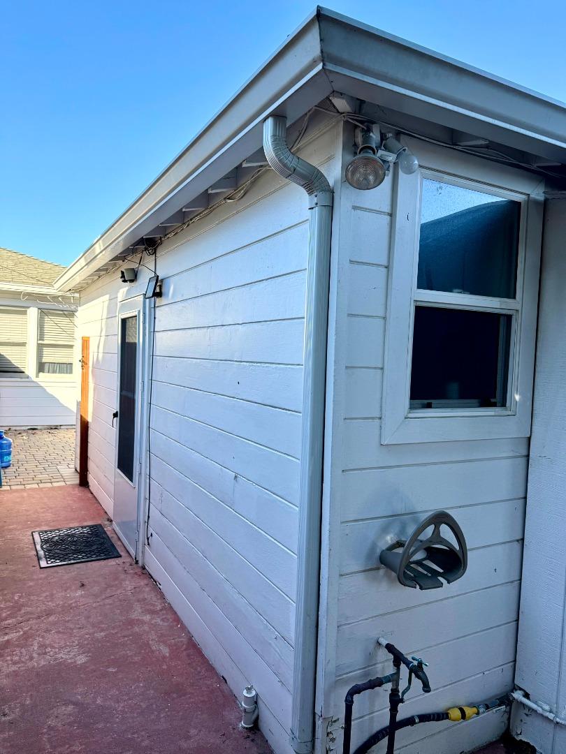 Detail Gallery Image 2 of 14 For 1354 N Main St a,  Salinas,  CA 93906 - 1 Beds | 1 Baths