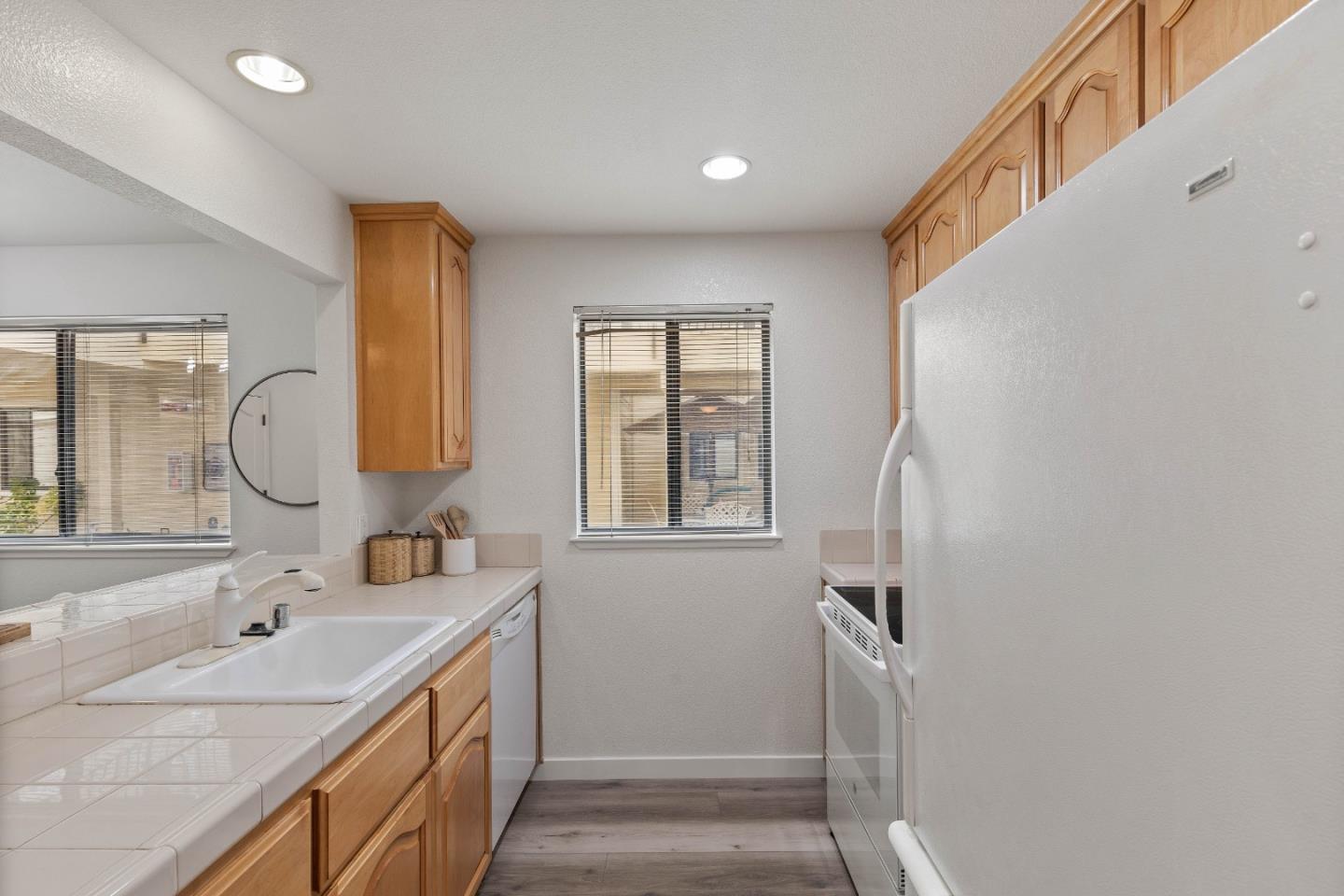 Detail Gallery Image 11 of 42 For 576 W Parr Ave #1,  Los Gatos,  CA 95032 - 2 Beds | 1 Baths