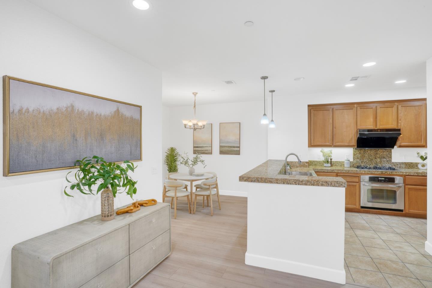 Detail Gallery Image 11 of 35 For 36083 Soapberry Cmn #12,  Fremont,  CA 94536 - 3 Beds | 2/1 Baths