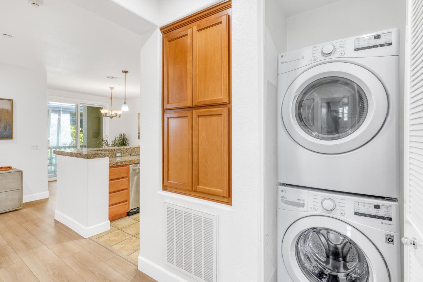 Detail Gallery Image 14 of 35 For 36083 Soapberry Cmn #12,  Fremont,  CA 94536 - 3 Beds | 2/1 Baths