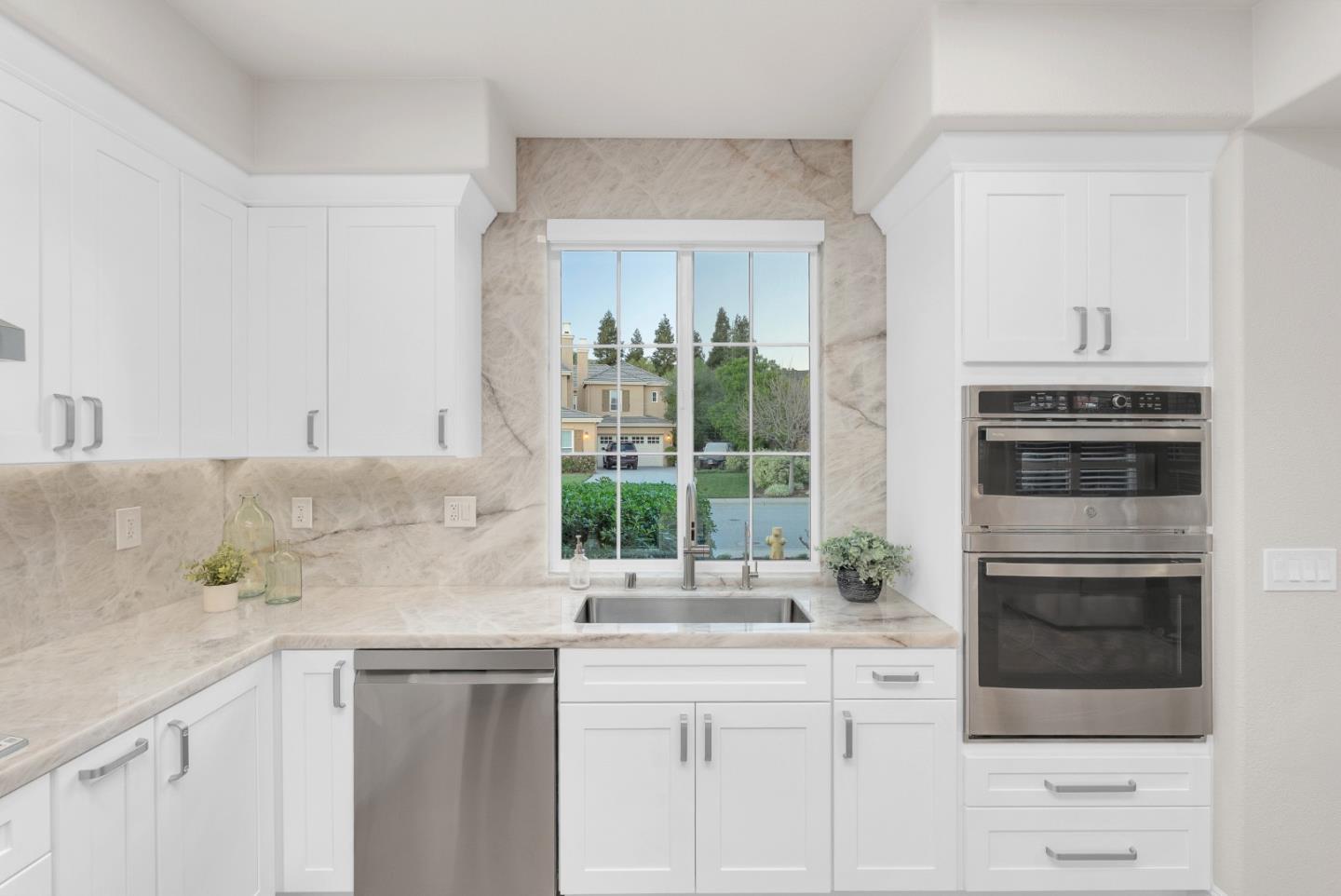 Detail Gallery Image 7 of 43 For 1680 Espana Way, Morgan Hill,  CA 95037 - 4 Beds | 3 Baths