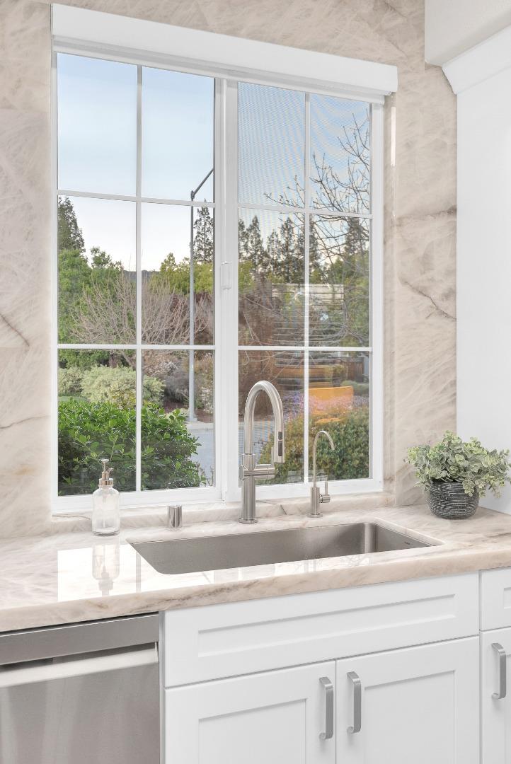 Detail Gallery Image 8 of 43 For 1680 Espana Way, Morgan Hill,  CA 95037 - 4 Beds | 3 Baths