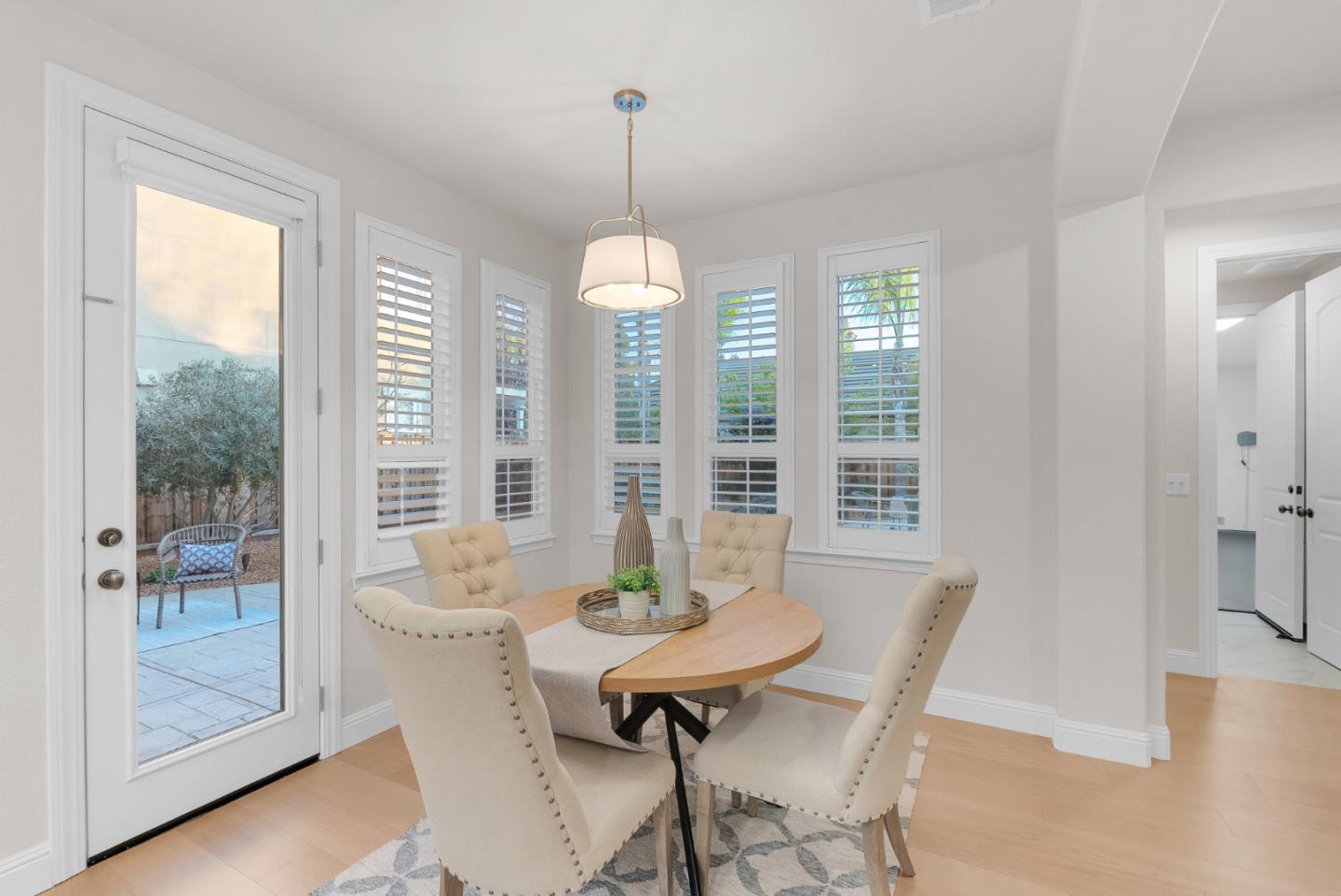 Detail Gallery Image 9 of 43 For 1680 Espana Way, Morgan Hill,  CA 95037 - 4 Beds | 3 Baths