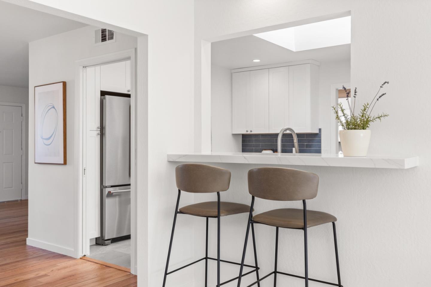 Detail Gallery Image 12 of 33 For 41 Maple Way, San Carlos,  CA 94070 - 3 Beds | 2 Baths